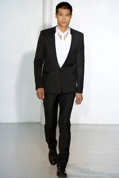 Look 8